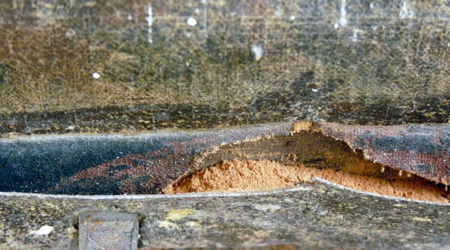 Dégradation du cadre avant restauration